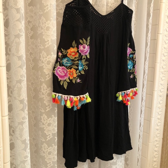 🎉Host Pick🎉 UMGEE * NWOT Dia De Los Muertos Day of Dead Embroidered Pom Dress - Picture 5 of 12
